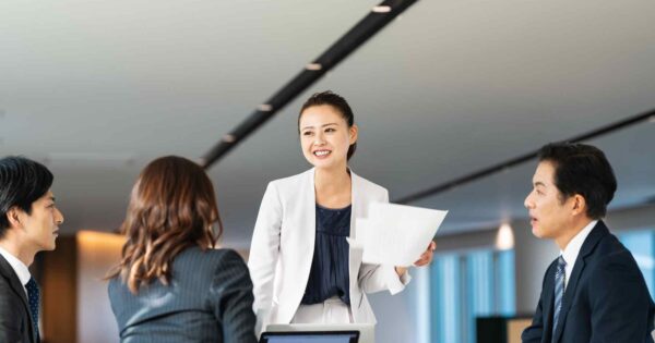 コンサル転職は後悔するって本当？落ちこぼれる人の特徴とホワイト企業の見分け方