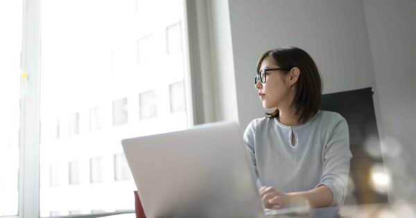 大人しい人に向いてる仕事15選！性格を活かして活躍できる職種と転職成功のコツ