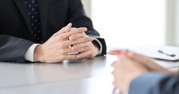 適応障害で退職したいのに引き止めにあったら？対処法と円満に辞めるための全知識