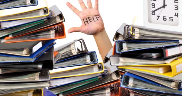 ADHDで事務職が向いてないとお悩みの方へ｜苦手な理由と克服法、適職の見つけ方