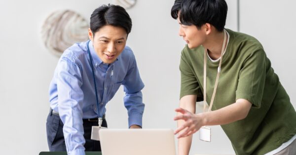 職場でのパニック障害の接し方完全ガイド｜NGワード・正しい声かけ・配慮のコツを解説